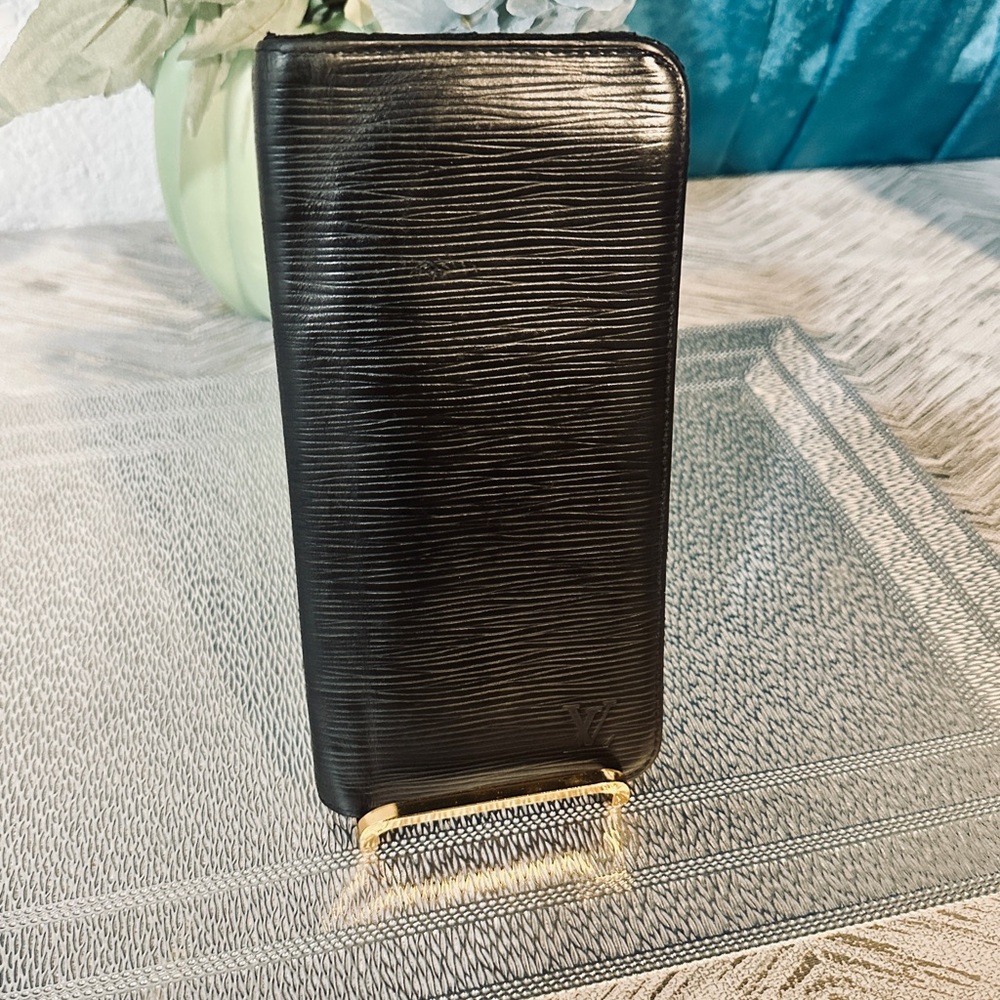 Louis Vuitton long Black Leather Wallet for men - Picture 9 of 10